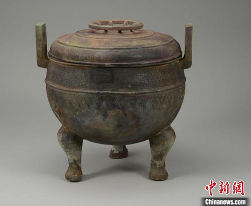 湖北展出曾国遗址十年出土精品文物 文物鉴定活动同时举行