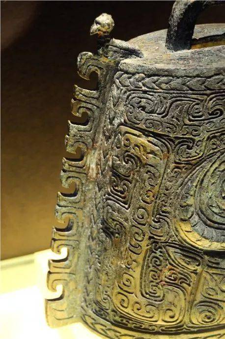 商代遗珍鉴赏与文化传承——从江西新干大洋洲出土文物精品谈起